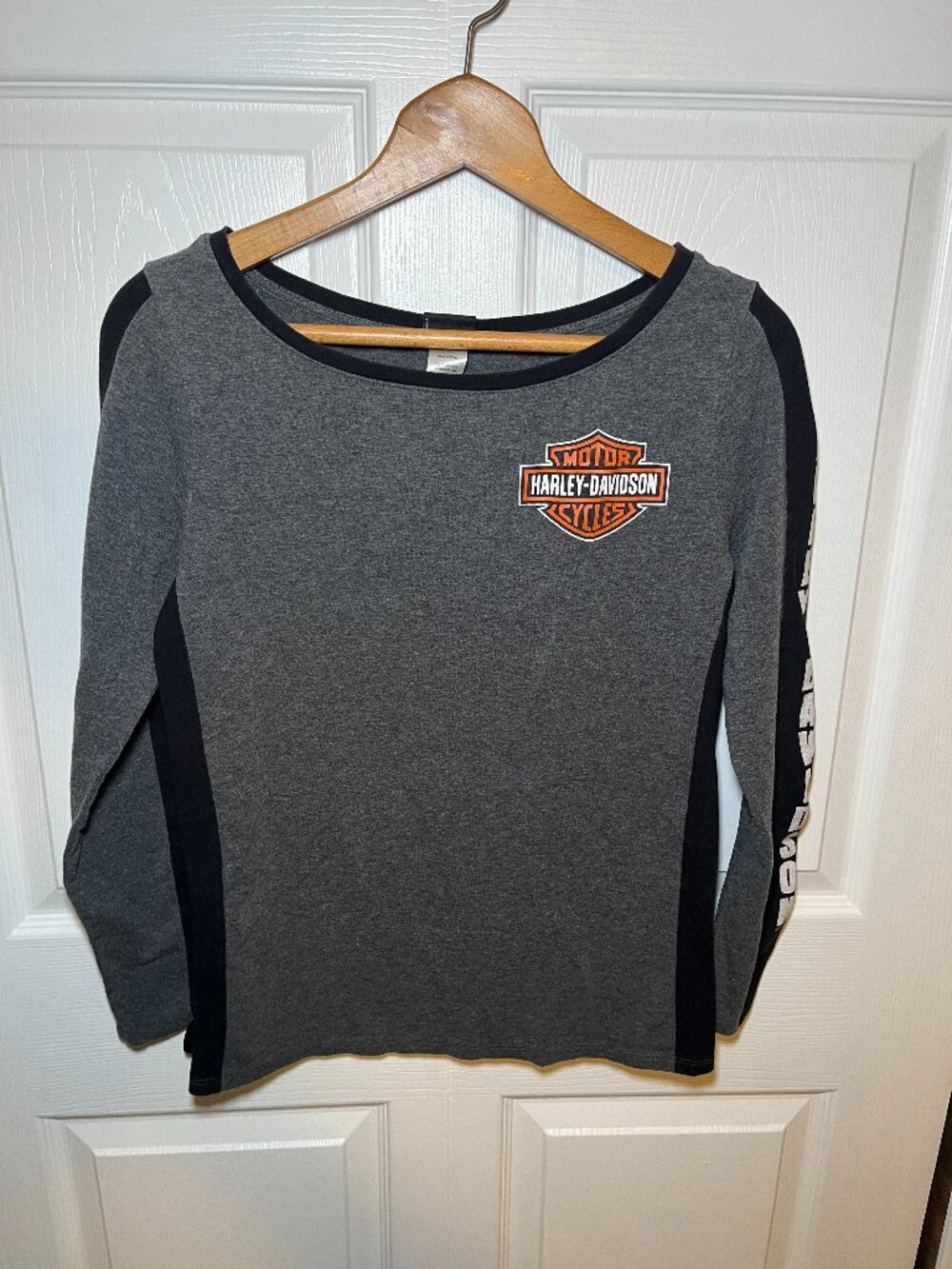 Harley Davidson M Gray Black Long Sleeve Logo Top
